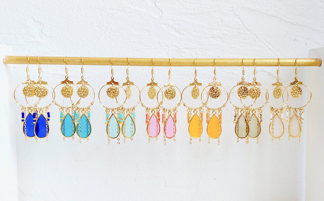 Boucles d'oreilles Gouttes Beige – Image 5